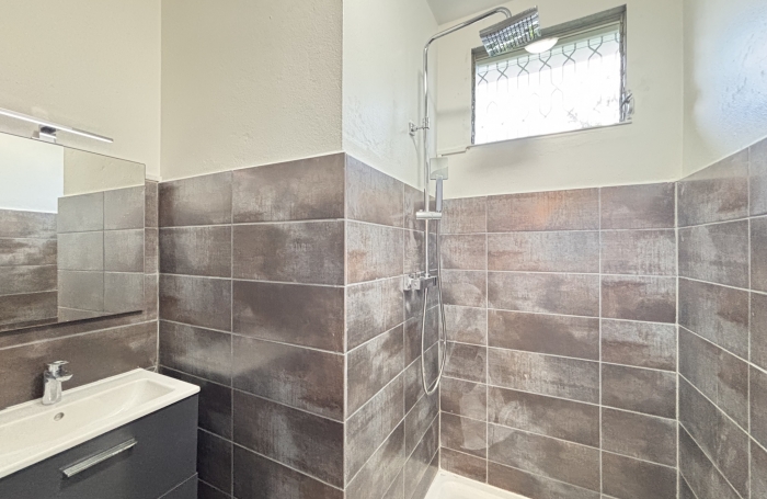 Maison individuelle trois chambres - LONGFORT Immobilier