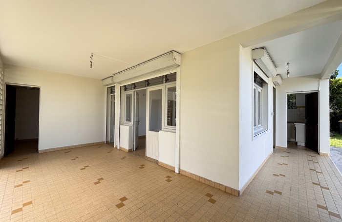 Maison individuelle trois chambres - LONGFORT Immobilier