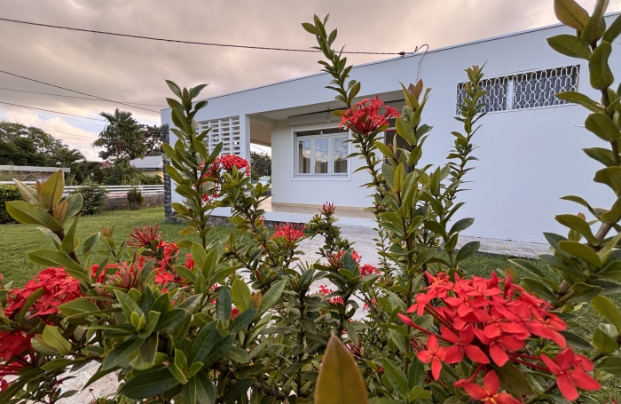 Maison individuelle trois chambres - LONGFORT Immobilier