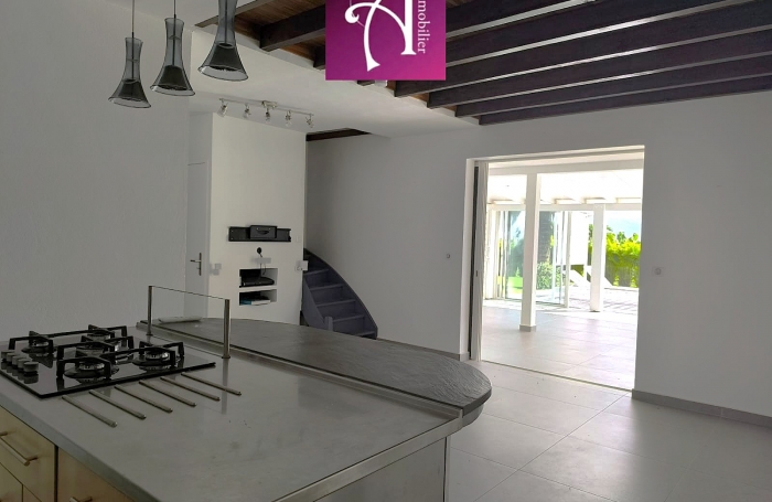 Location Villa F4 avec piscine &agrave; d&eacute;bordement Capesterre-Belle-Eau