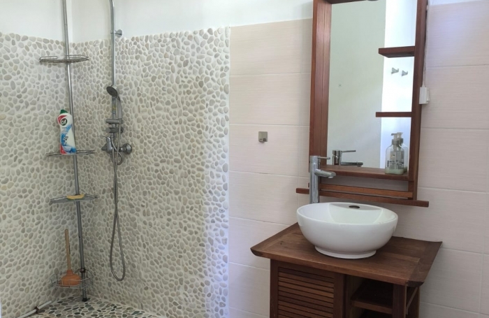 Location Villa F4 avec piscine &agrave; d&eacute;bordement Capesterre-Belle-Eau