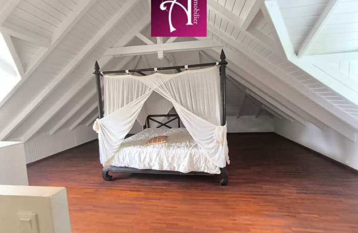 Location Villa F4 avec piscine &agrave; d&eacute;bordement Capesterre-Belle-Eau