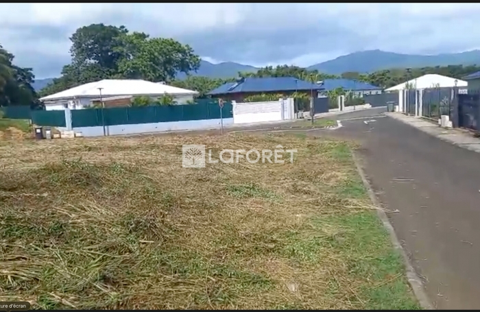 Vente Terrain 819m² Lamentin