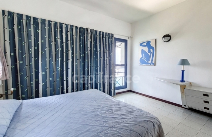 Vente Fonds de commerce 1363m&sup2; 46 pi&#232;ces Saint François