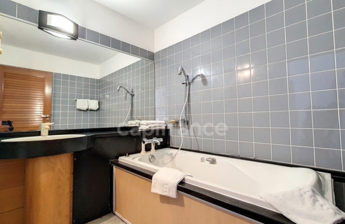 Vente Fonds de commerce 1363m&sup2; 46 pi&#232;ces Saint François