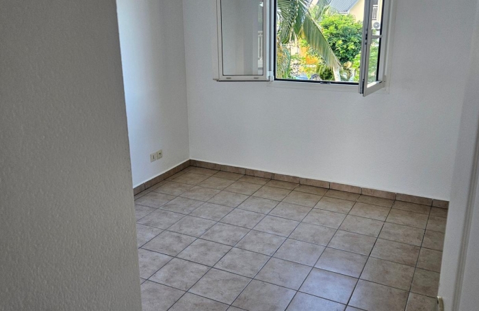 Vente Appartement 76.19m&sup2; 4 pi&#232;ces Petit-Bourg