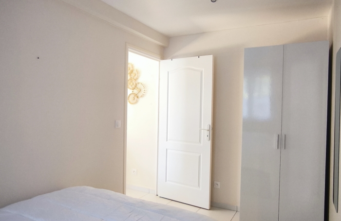 Appartement T2 meubl&eacute; dans r&eacute;sidence avec piscine, toutes charges comprises