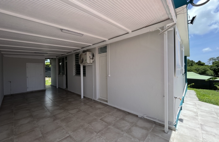 Maison individuelle trois pièces - LONGFORT IMMOBILIER