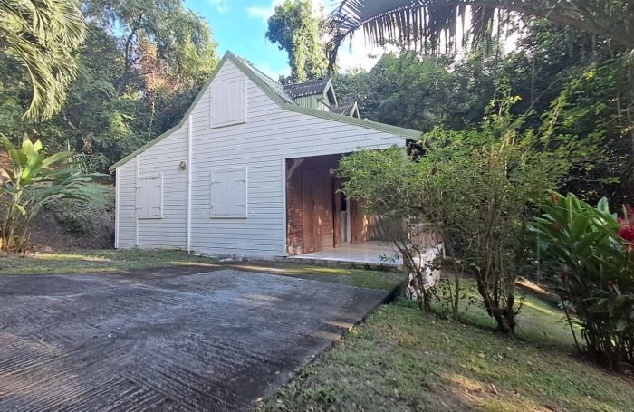 Charmante maison bois individuelle sans vis-&agrave;-vis &agrave; Bouillante (secteur Pigeon)