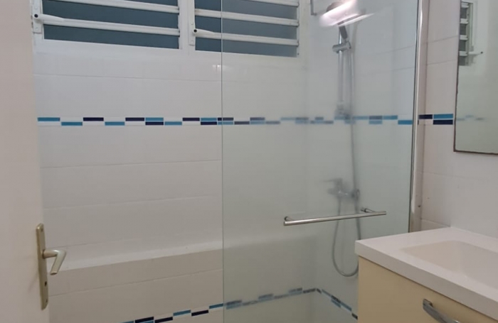 Charmante maison bois individuelle sans vis-&agrave;-vis &agrave; Bouillante (secteur Pigeon)