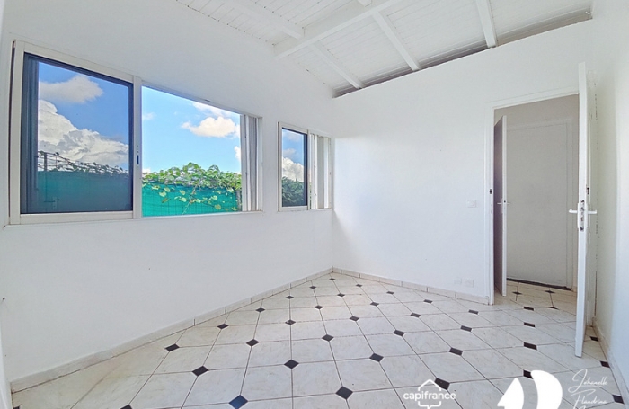 Location Appartement 94m&sup2; 3 pièces Sainte Rose