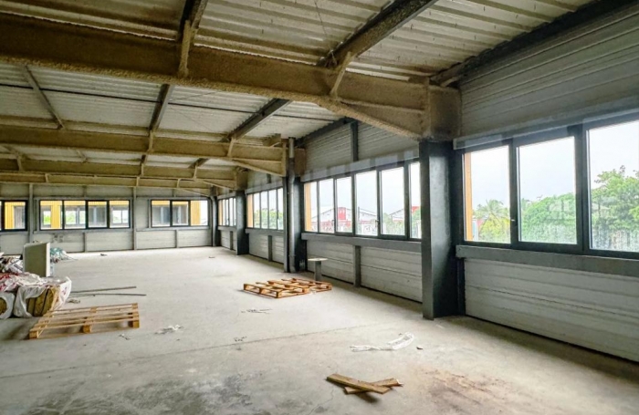 Location Local commercial 168m&sup2; 1 pièce Saint Fran&ccedil;ois