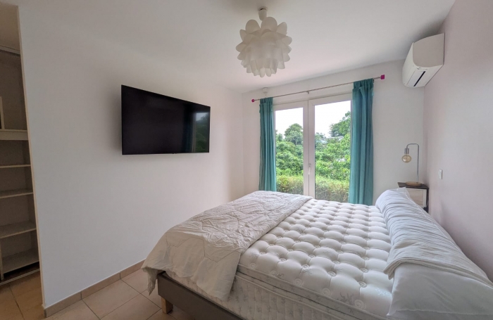 VILLA F4 MEUBLE AVEC PISCINE