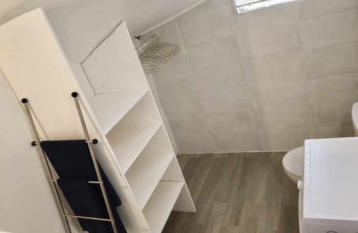 STUDIO MEUBL&Eacute; BASSE TERRE