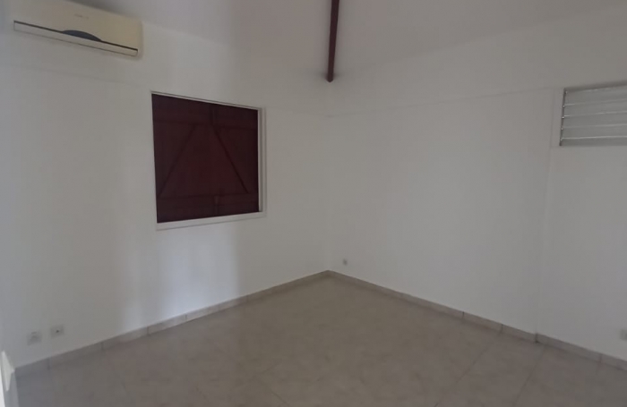 MAISON INDIVIDUELLE+GARAGE A PROXIMITE DOTHEMARE