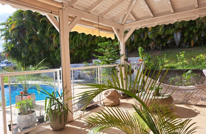 BELLE VILLA F5 MEUBLEE AVEC PISCINE