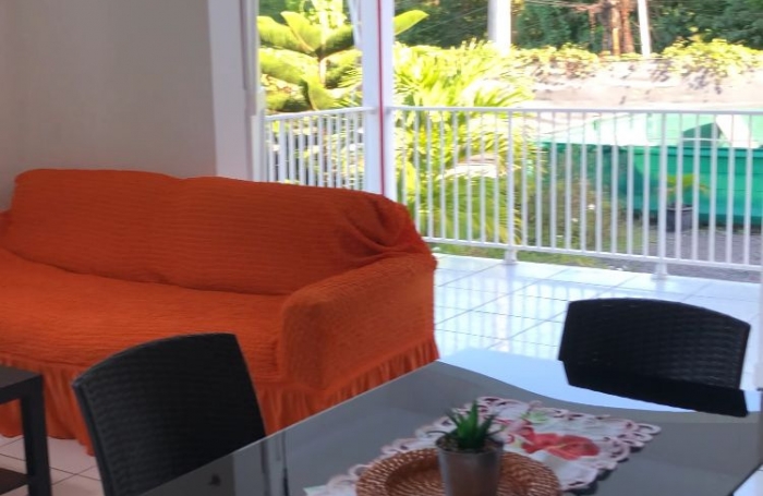 &Agrave; Moule, maison en location avec 2 chambres avec AMI IMMOBILIER