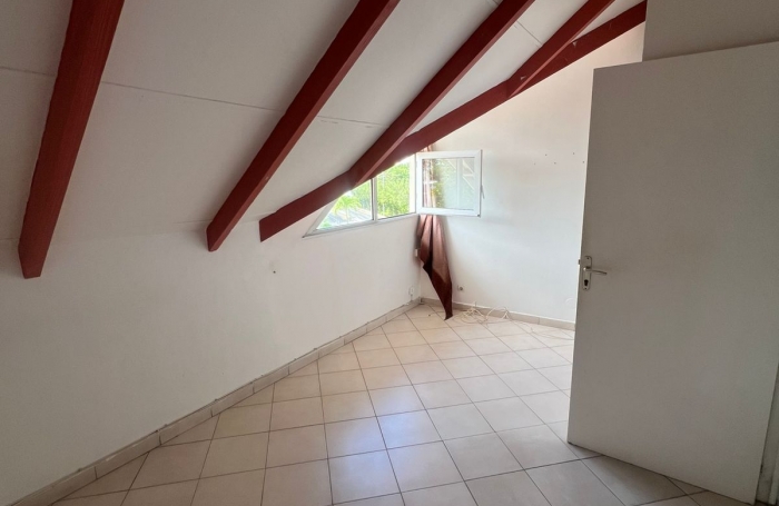 A Lou&eacute; - Appartement T2 Duplex   Le Gosier