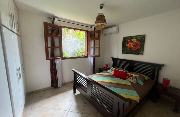 A louer - Villa F4 meubl&eacute;e avec piscine & jacuzzi   Le Moule   1 600 &euro; / mois