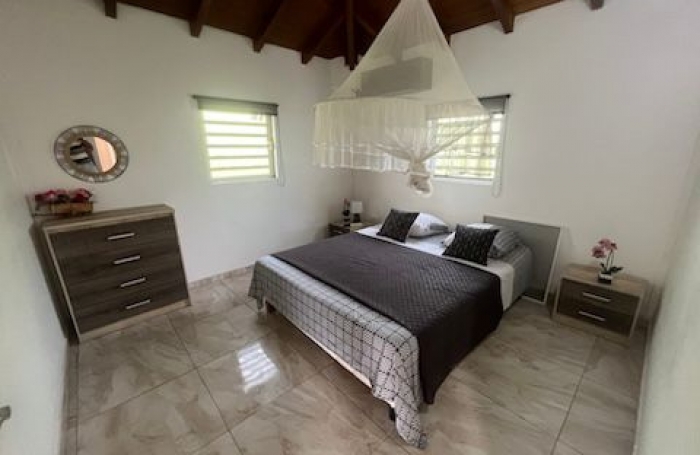 &Agrave; louer - Villa F3 totalement autonome   Le Moule   1 600 &euro; / mois