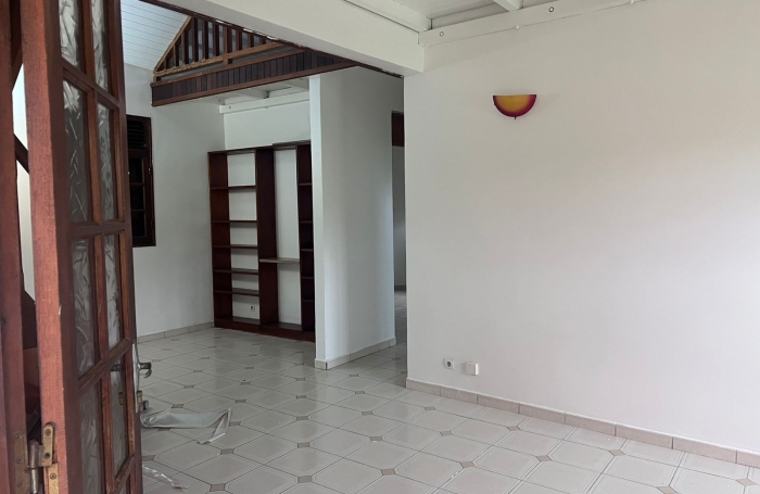 A LOUER -  Villa Duplex Inversé F4 + Mezzanine   Pliane, Le Gosier