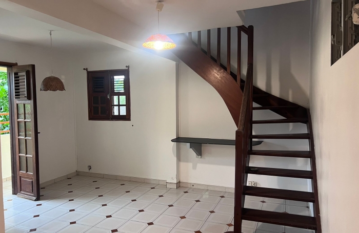 A LOUER -  Villa Duplex Inversé F4 + Mezzanine   Pliane, Le Gosier