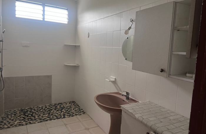 A LOUER -  Villa Duplex Inversé F4 + Mezzanine   Pliane, Le Gosier