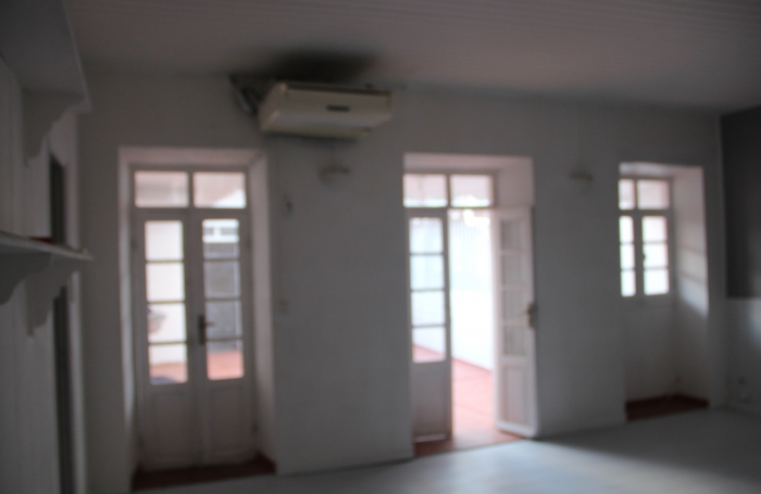 &Agrave; Basse-Terre, vaste  appartement T3  &agrave; louer avec balcon ,  VASTE TERRASSE ET VASTE SALON