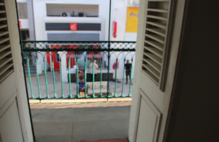 &Agrave; Basse-Terre, vaste  appartement T3  &agrave; louer avec balcon ,  VASTE TERRASSE ET VASTE SALON