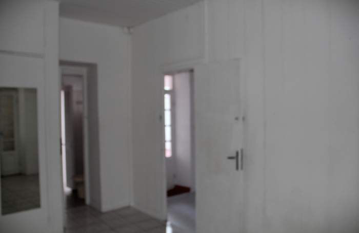 &Agrave; Basse-Terre, vaste  appartement T3  &agrave; louer avec balcon ,  VASTE TERRASSE ET VASTE SALON