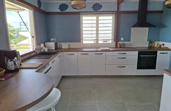 L'Opportunit&eacute; &agrave; Saisir &agrave; BOUILLANTE : Villa R&eacute;cente 151 m2 avec Vue Mer Imprenable sur les Ilets de Malendure