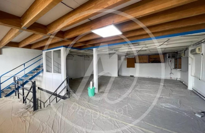 Vente Local commercial 283m&sup2; Baie Mahault