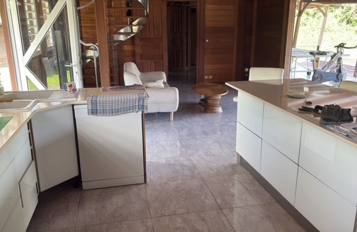 VILLA T5 AVEC PISCINE VUE MER SANS VIS AVIS