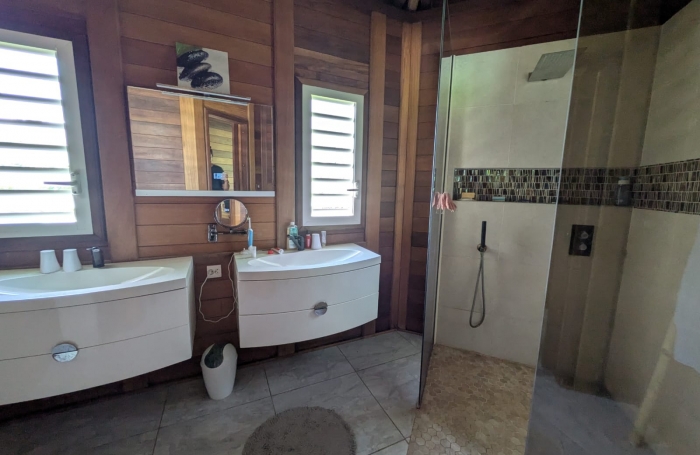 VILLA T5 AVEC PISCINE VUE MER SANS VIS AVIS