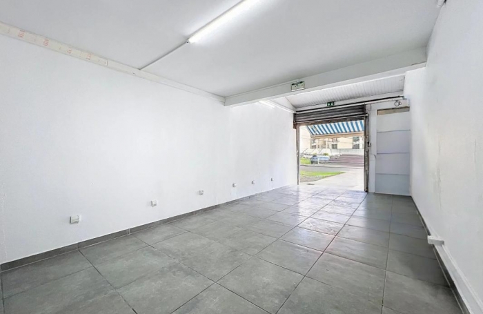 Vente Local commercial 125m&sup2; 3 pièces Les Abymes
