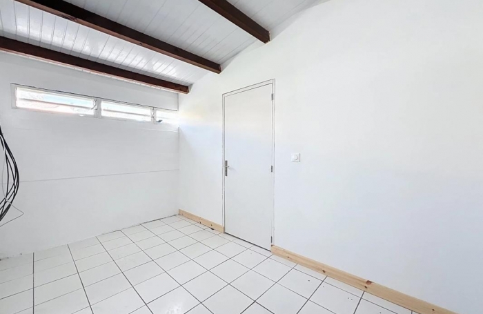 Vente Local commercial 125m&sup2; 3 pièces Les Abymes