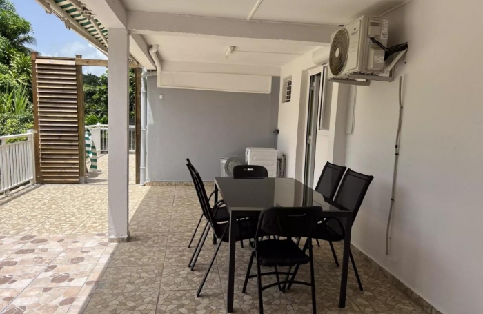 Vente Maison 247m&sup2; 8 pièces Lamentin