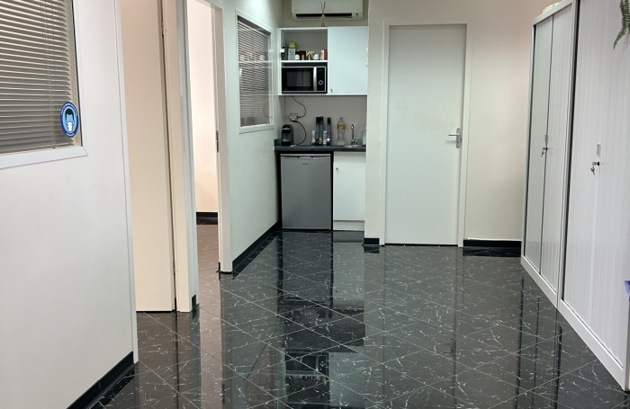 MAGNIFIQUES BUREAUX DE 71M2 A VENDRE A SAINT-FRANCOIS