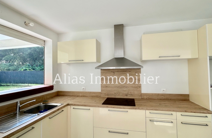 VENTE Villa r&eacute;cente F4 de 115 m2  terrain de 1158 m2 proche INRA