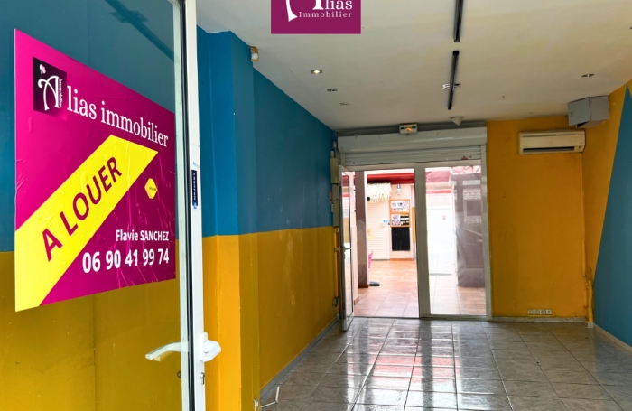 &Agrave; louer - Local commercial 22m2 - RDC - Saint-Fran&ccedil;ois