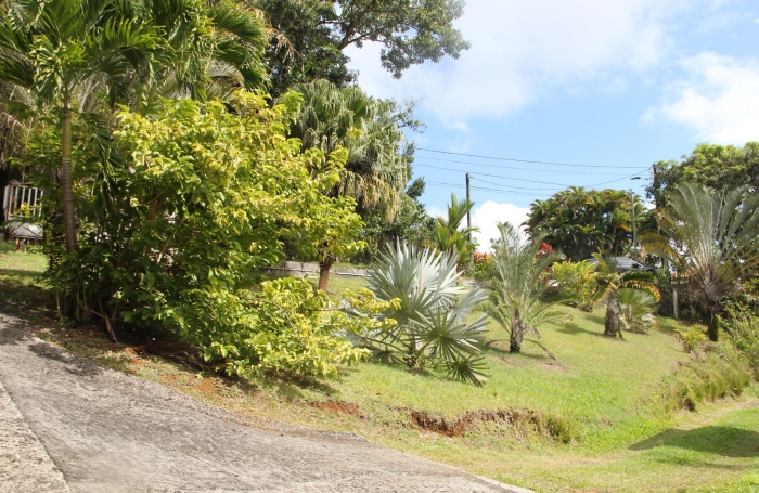 PETIT BOURG PRISE D'EAU APPARTEMENT T3 MEUBLE