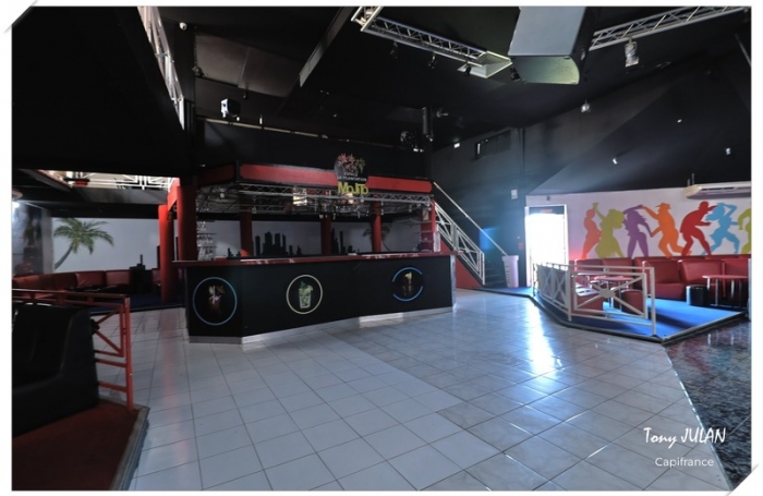 Vente Divers 723m&sup2; 5 pièces Gourbeyre