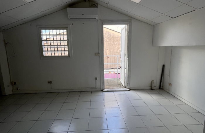 Local Commercial de 35m2 aux Abymes