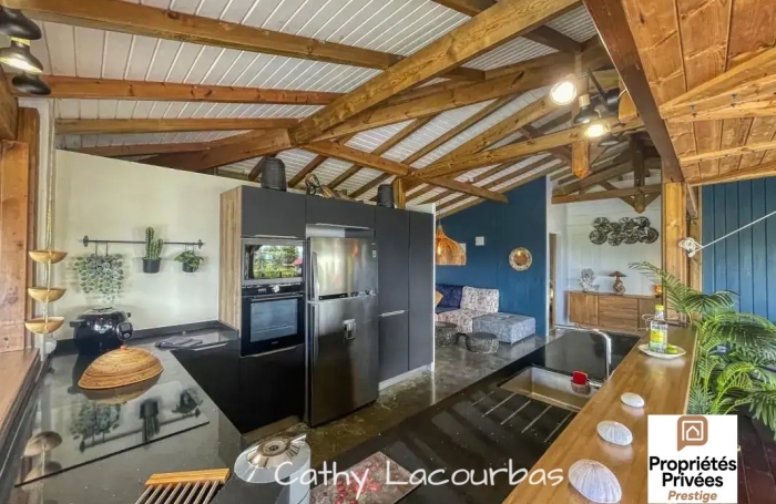 Vente Maison 210m&sup2; 7 pièces Pointe-Noire