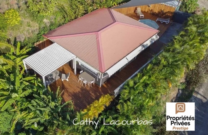 Vente Maison 210m&sup2; 7 pièces Pointe-Noire