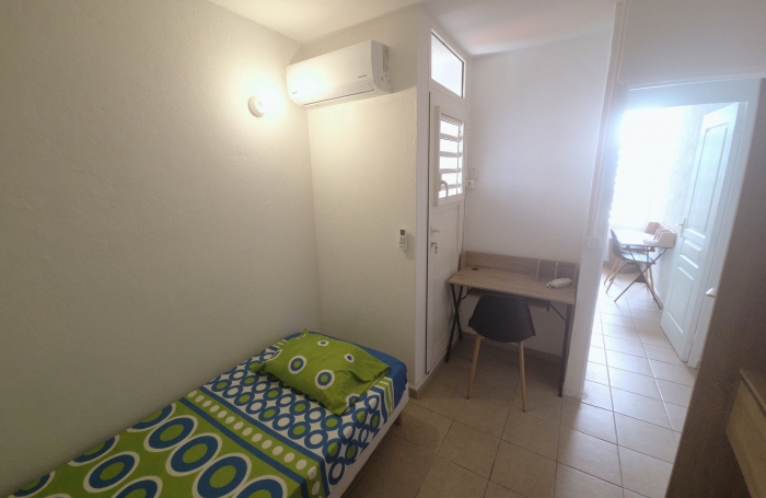 Appartement 4 pi&egrave;ces moderne enti&egrave;rement r&eacute;nov&eacute; d'environ 73 m2 avec vue d&eacute;gag&eacute;e &agrave; POINTE-A-PITRE