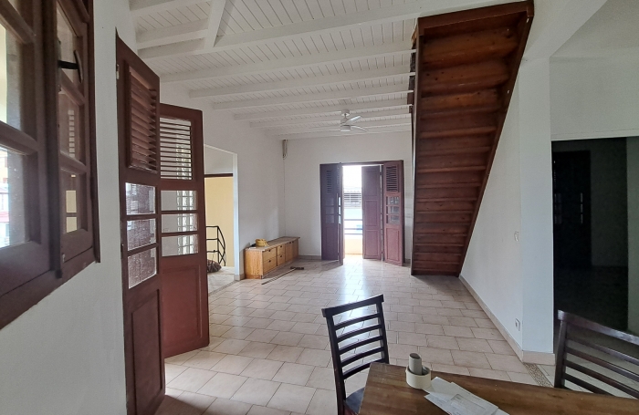Appartement T3 + mezzanine   Centre historique de Basse-Terre