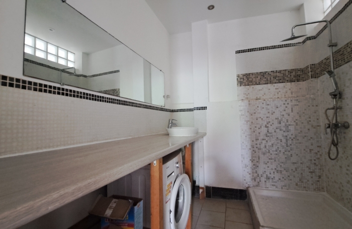 Appartement T3 + mezzanine   Centre historique de Basse-Terre