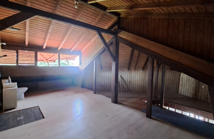 Appartement T3 + mezzanine   Centre historique de Basse-Terre