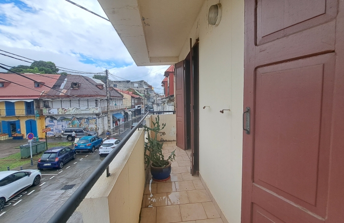 Appartement T3 + mezzanine   Centre historique de Basse-Terre